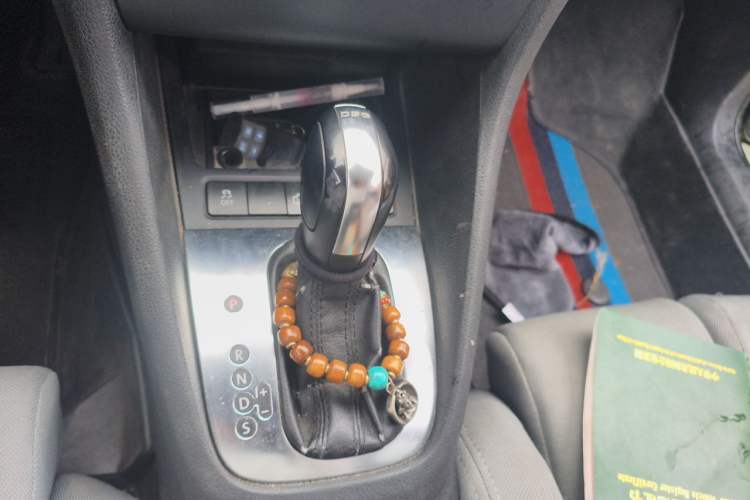 Used Volkswagen Golf 2010 1.4 TSI Automatic Comfort Model Gear Lever