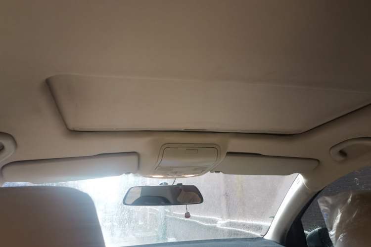Used Volkswagen Golf 2010 1.6 Automatic Comfort Edition Headliner