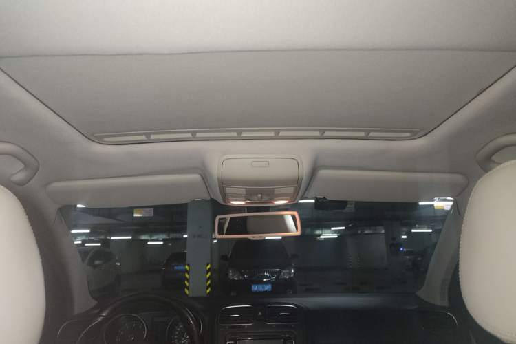 Used Volkswagen Golf 2010 1.4 TSI Automatic Luxury Model Headliner