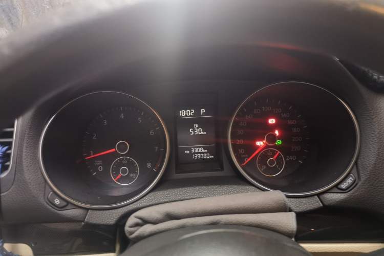 Used Volkswagen Golf 2010 1.6 Automatic Comfort Edition Instrument Cluster