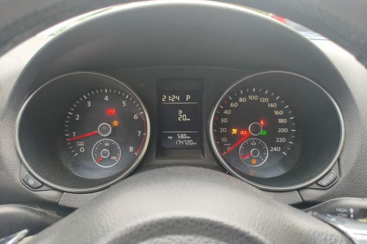 Used Volkswagen Golf 2010 1.4 TSI Automatic Comfort Model Instrument Cluster