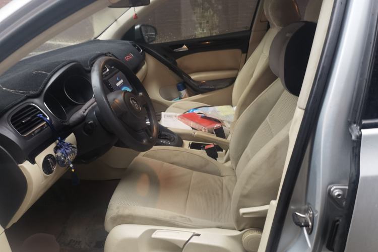 Used Volkswagen Golf 2010 1.6 Automatic Comfort Edition Left Front Seat