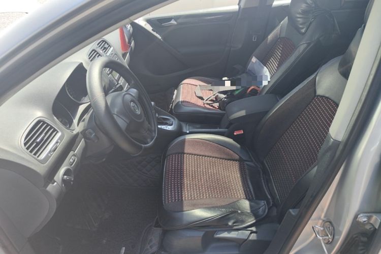Used Volkswagen Golf 2010 1.4 TSI Automatic Comfort Model Left Front Seat
