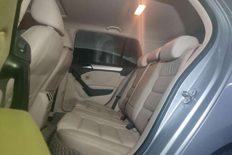 Used Volkswagen Golf 2010 1.4 TSI Automatic Luxury Model Left Rear Seat