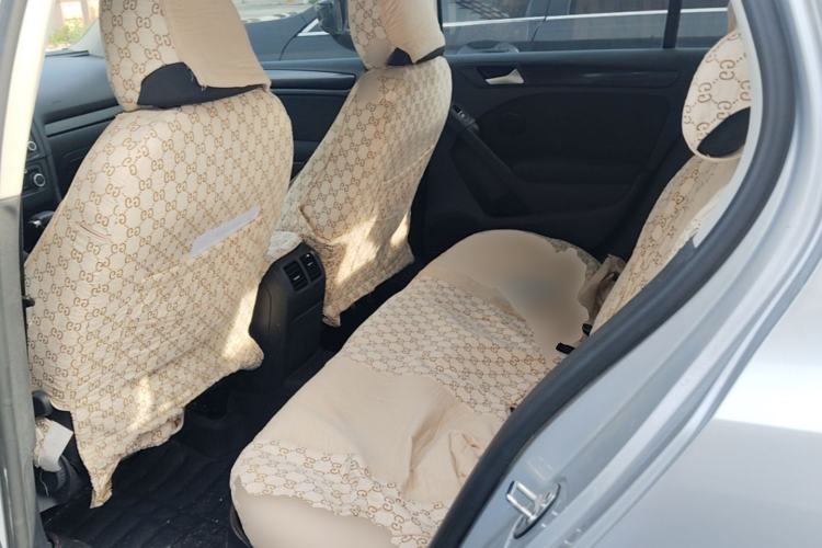 Used Volkswagen Golf 2010 1.6 Automatic Comfort Edition Left Rear Seat