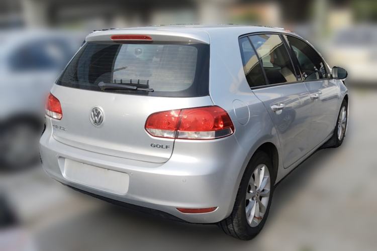 Used Volkswagen Golf 2010 1.6 Automatic Comfort Edition Rear Right 45 Deg