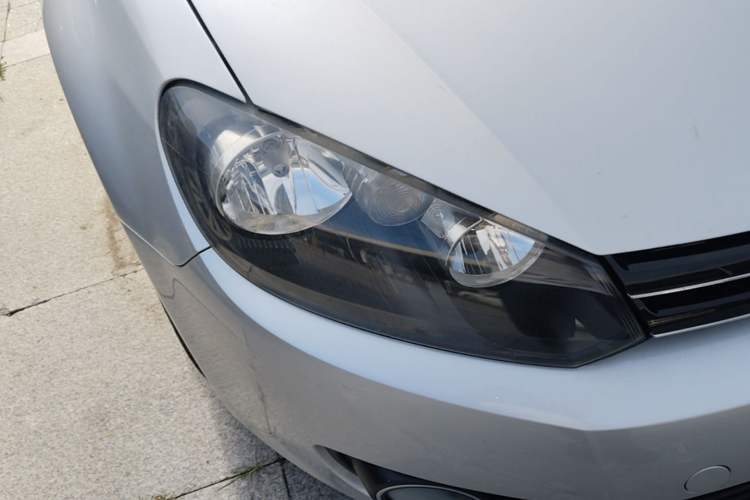 Used Volkswagen Golf 2010 1.6 Automatic Comfort Edition Right Front Headlight
