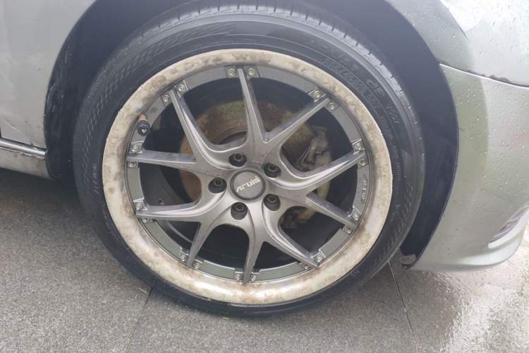 Used Volkswagen Golf 2010 1.4 TSI Automatic Comfort Model Right Front Wheel Hub