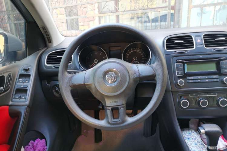 Used Volkswagen Golf 2010 1.4 TSI Automatic Comfort Model Steering Wheel