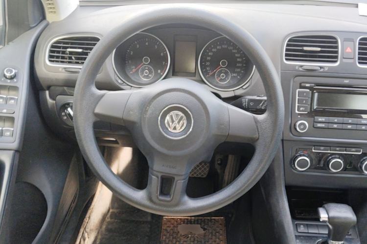Used Volkswagen Golf 2010 1.6 Automatic Comfort Edition Steering Wheel
