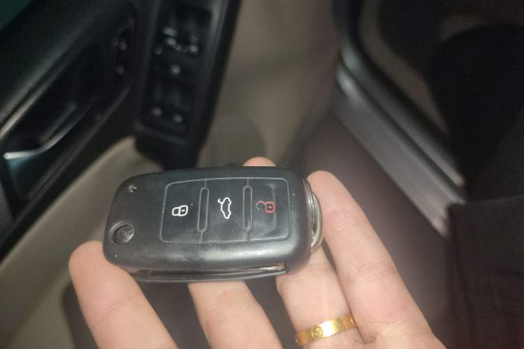 Used Volkswagen Golf 2010 1.4 TSI Automatic Luxury Model Vehicle Key