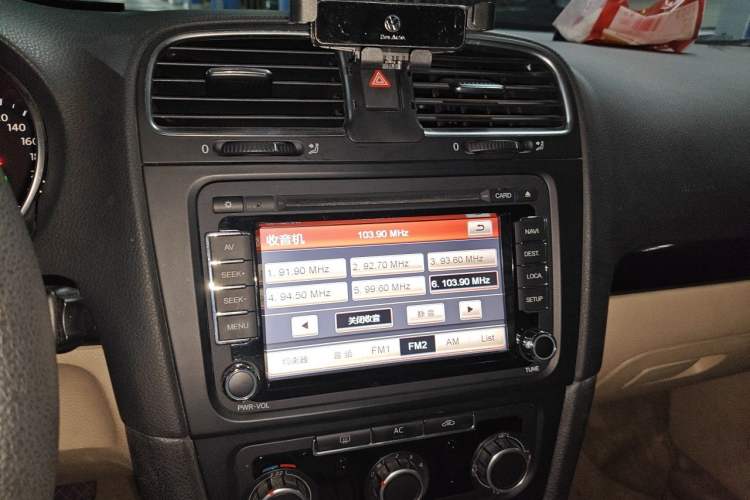 Used Volkswagen Golf 2010 1.4 TSI Automatic Comfort Model Audio And AC Panel