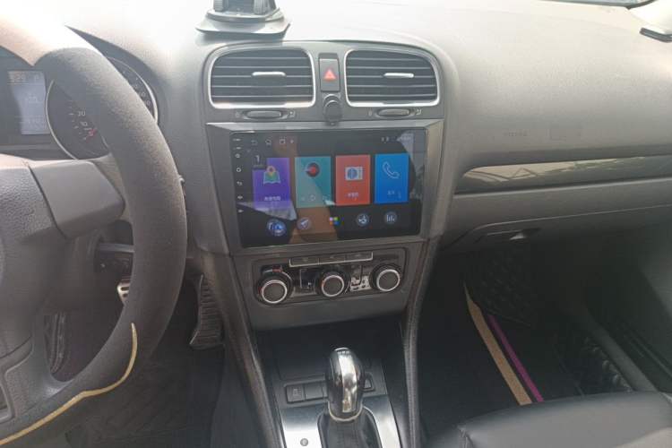Used Volkswagen Golf 2010 1.4 TSI Automatic Comfort Model Audio And AC Panel
