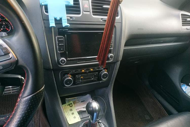 Used Volkswagen Golf 2010 2.0 TSI GTI Audio And AC Panel