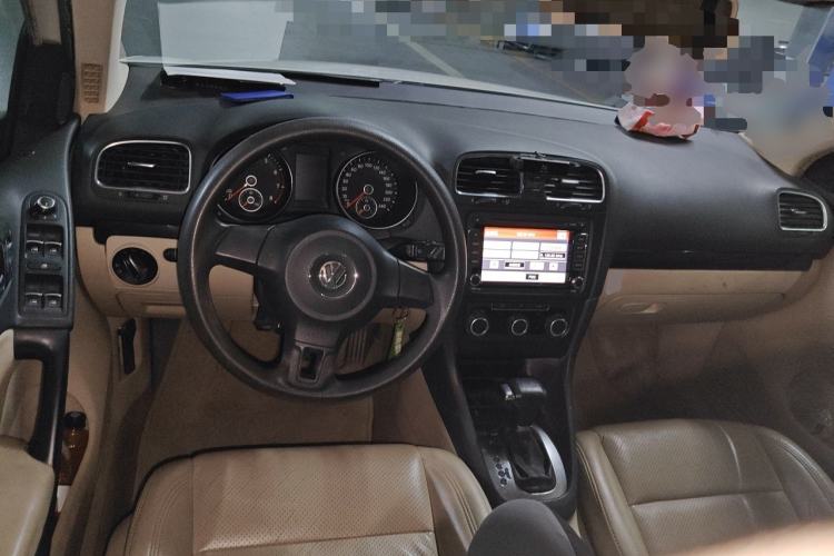 Used Volkswagen Golf 2010 1.4 TSI Automatic Comfort Model Center Console