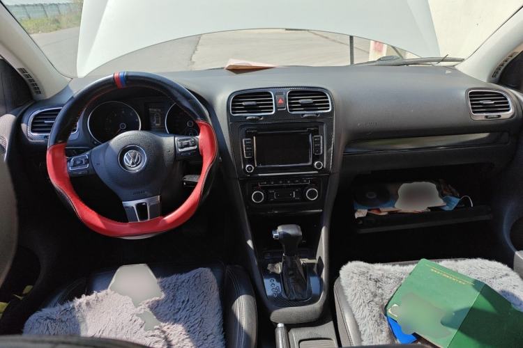 Used Volkswagen Golf 2010 1.4 TSI Automatic Comfort Model Center Console