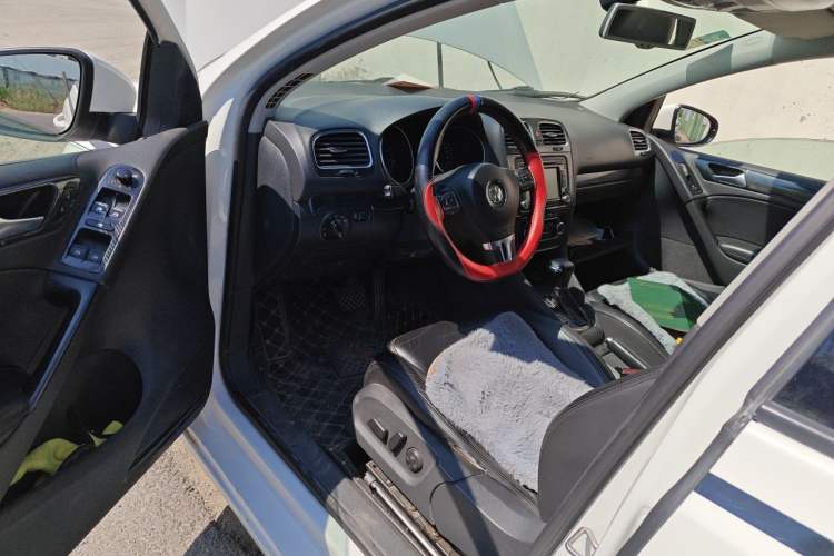 Used Volkswagen Golf 2010 1.4 TSI Automatic Comfort Model Driver Seat