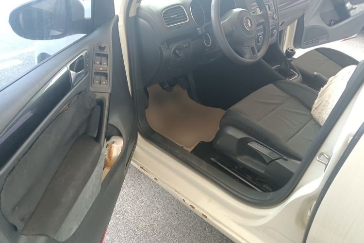 Used Volkswagen Golf 2010 1.6 Manual Comfort Version Driver Seat