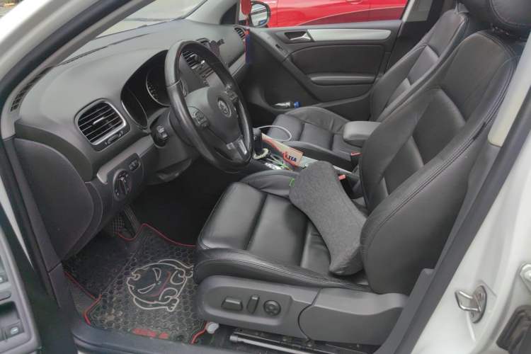 Used Volkswagen Golf 2010 1.4 TSI Automatic Luxury Model Driver Seat