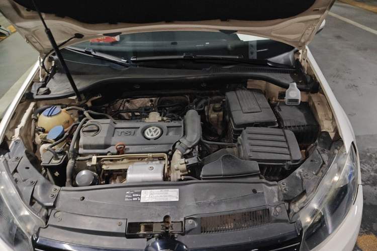 Used Volkswagen Golf 2010 1.4 TSI Automatic Comfort Model Engine Bay