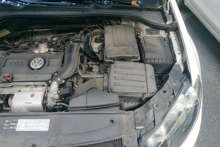 Used Volkswagen Golf 2010 1.4 TSI Automatic Comfort Model Engine Bay Left