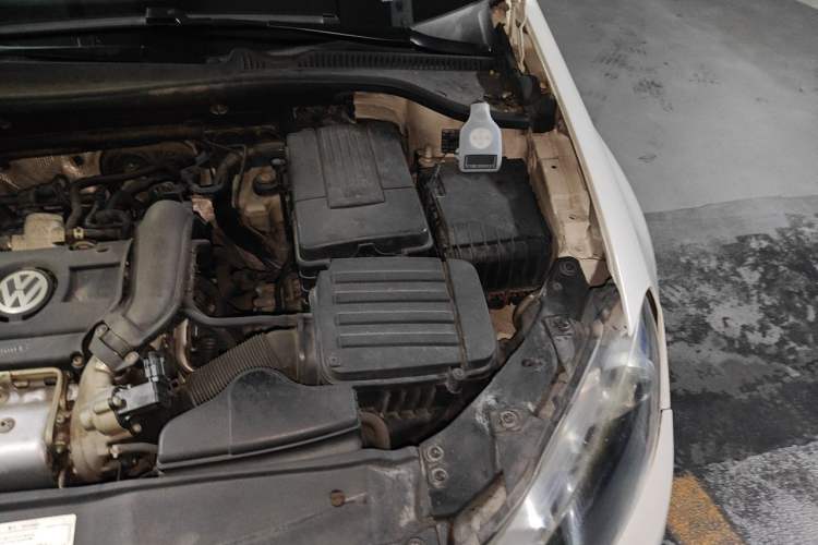 Used Volkswagen Golf 2010 1.4 TSI Automatic Comfort Model Engine Bay Left