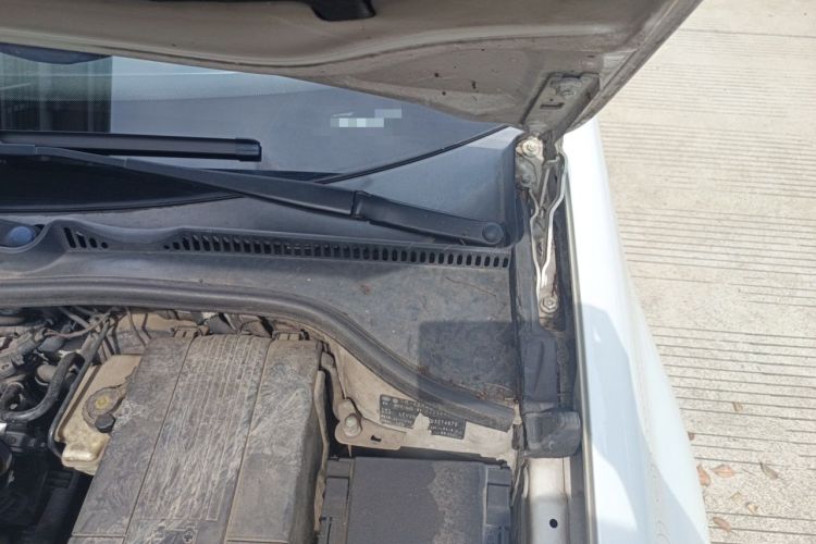 Used Volkswagen Golf 2010 1.4 TSI Automatic Comfort Model Engine Bay Left