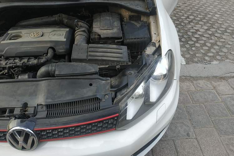 Used Volkswagen Golf 2010 2.0 TSI GTI Engine Bay Left