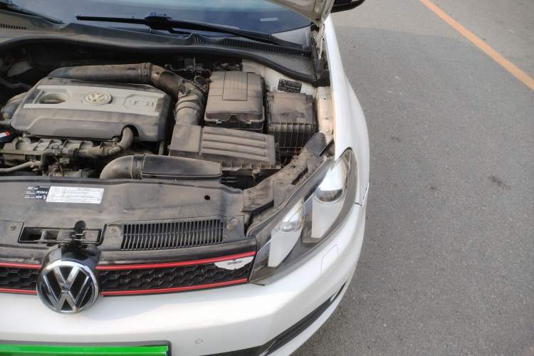 Used Volkswagen Golf 2010 2.0 TSI GTI Engine Bay Left