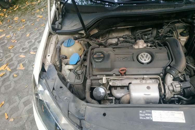 Used Volkswagen Golf 2010 1.4 TSI Automatic Comfort Model Engine Bay Right