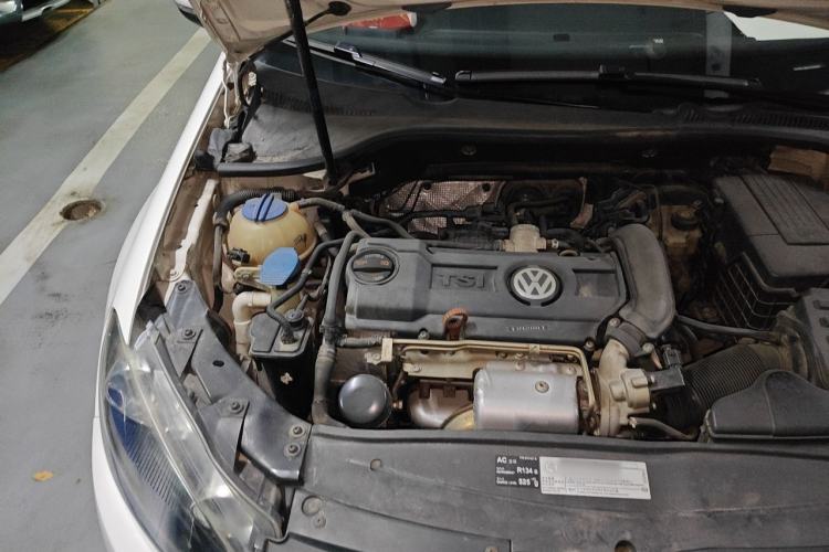 Used Volkswagen Golf 2010 1.4 TSI Automatic Comfort Model Engine Bay Right