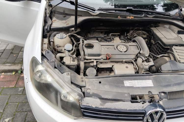 Used Volkswagen Golf 2010 1.4 TSI Automatic Comfort Model Engine Bay Right