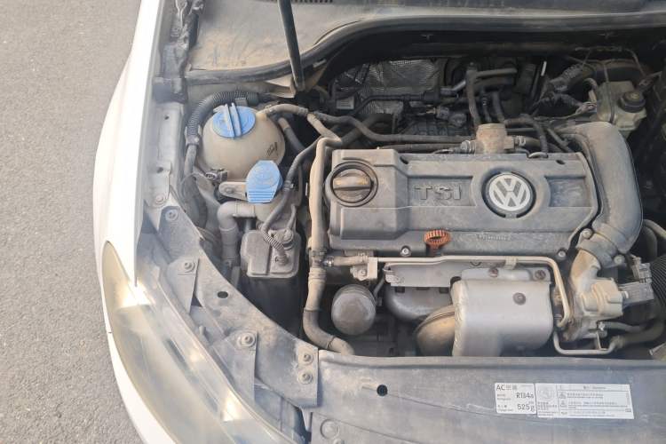 Used Volkswagen Golf 2010 1.4 TSI Automatic Comfort Model Engine Bay Right