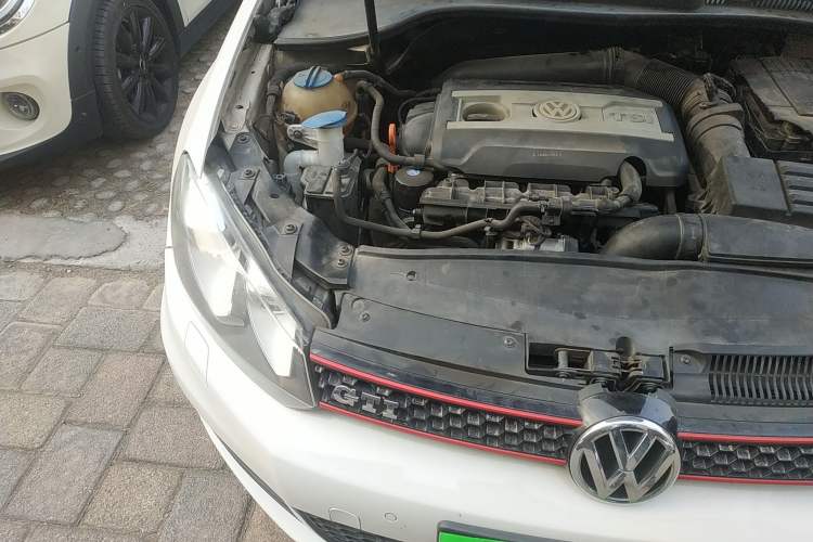 Used Volkswagen Golf 2010 2.0 TSI GTI Engine Bay Right