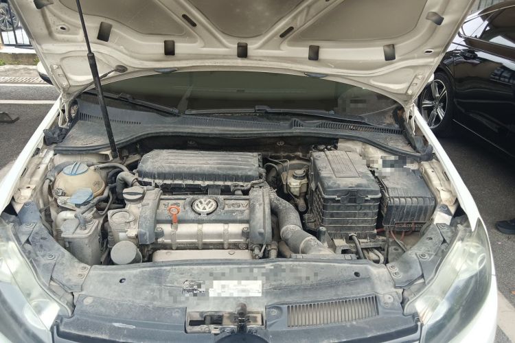 Used Volkswagen Golf 2010 1.6 Manual Comfort Version Engine Bay
