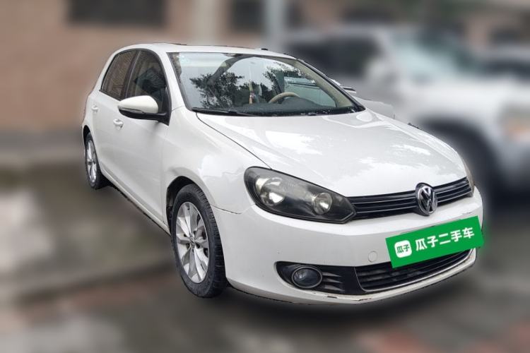 Used Volkswagen Golf 2010 1.4 TSI Automatic Comfort Model Front Right 45 Deg