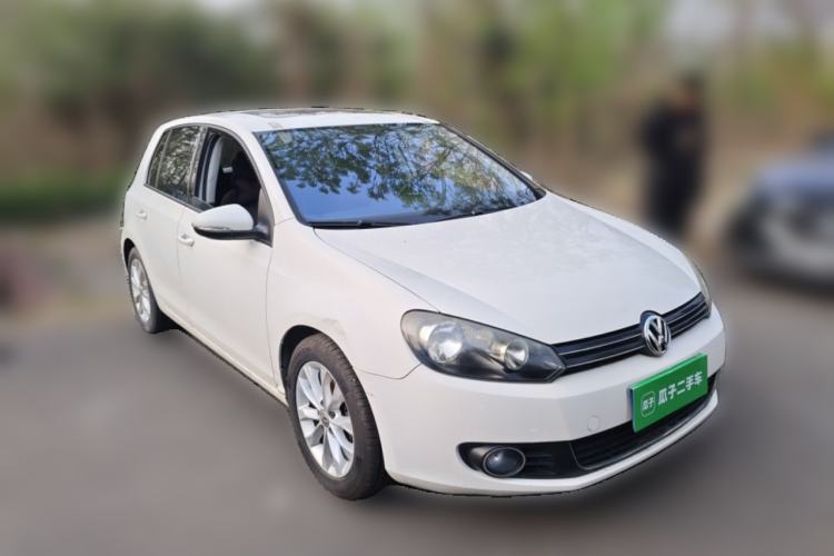 Used Volkswagen Golf 2010 1.4 TSI Automatic Comfort Model Front Right 45 Deg