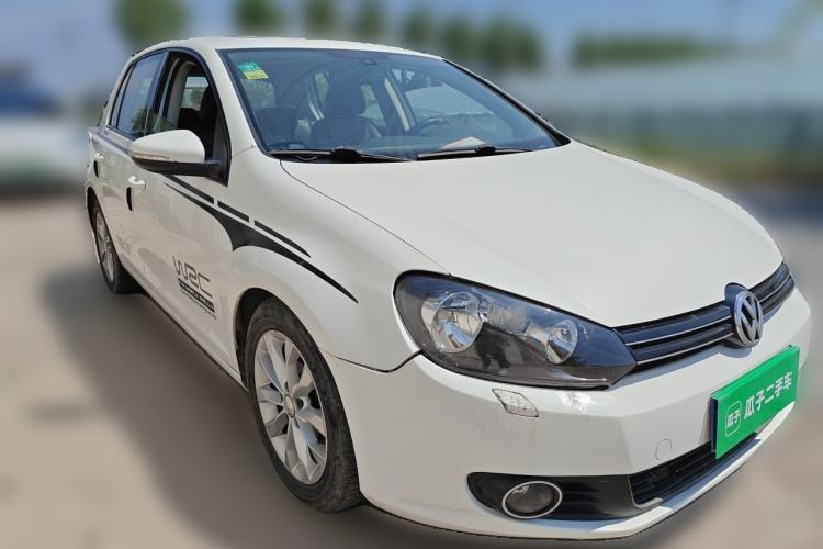 Used Volkswagen Golf 2010 1.4 TSI Automatic Comfort Model Front Right 45 Deg