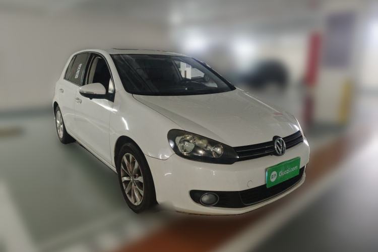 Used Volkswagen Golf 2010 1.6 Automatic Comfort Edition Front Right 45 Deg