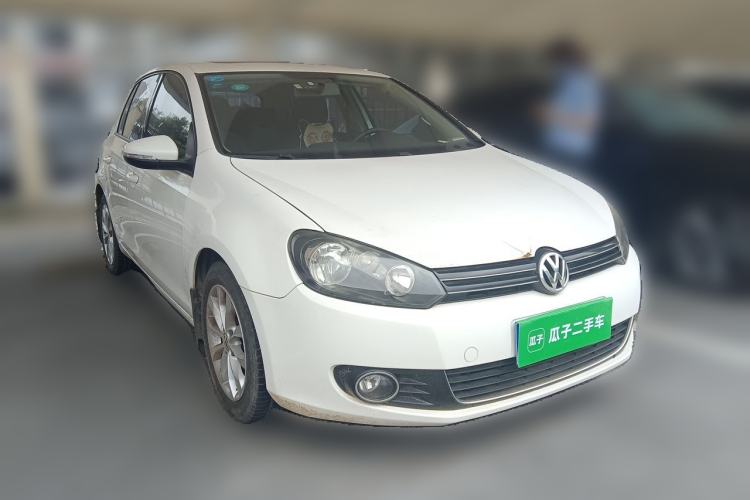 Used Volkswagen Golf 2010 1.6 Manual Comfort Version Front Right 45 Deg