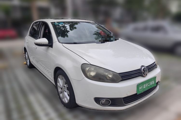 Used Volkswagen Golf 2010 1.4 TSI Automatic Luxury Model Front Right 45 Deg