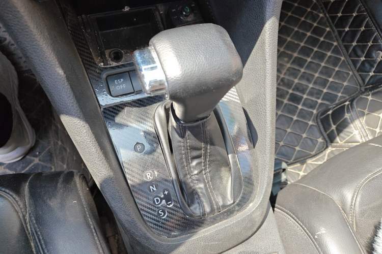 Used Volkswagen Golf 2010 1.4 TSI Automatic Comfort Model Gear Lever