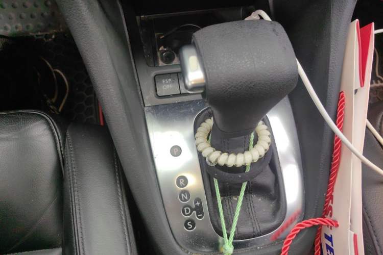Used Volkswagen Golf 2010 1.4 TSI Automatic Luxury Model Gear Lever
