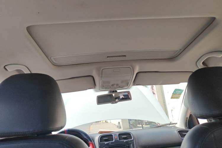 Used Volkswagen Golf 2010 1.4 TSI Automatic Comfort Model Headliner