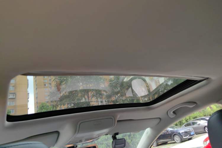 Used Volkswagen Golf 2010 1.4 TSI Automatic Luxury Model Headliner