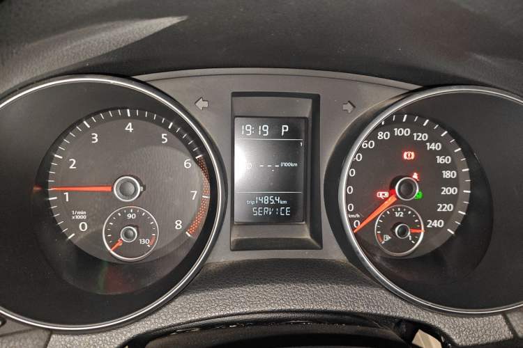 Used Volkswagen Golf 2010 1.4 TSI Automatic Comfort Model Instrument Cluster
