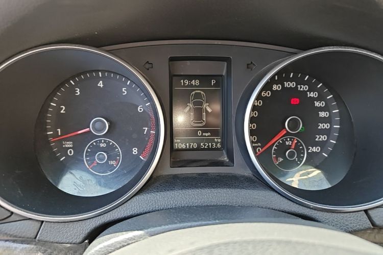 Used Volkswagen Golf 2010 1.4 TSI Automatic Comfort Model Instrument Cluster