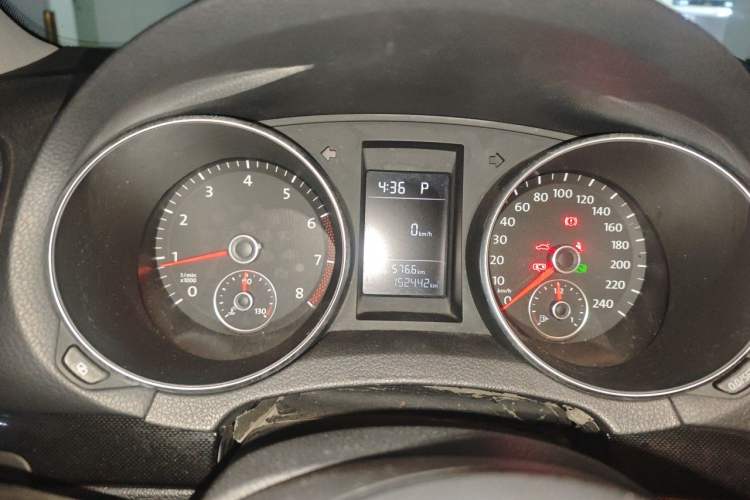 Used Volkswagen Golf 2010 1.6 Automatic Comfort Edition Instrument Cluster