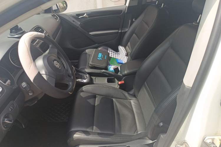 Used Volkswagen Golf 2010 1.4 TSI Automatic Comfort Model Left Front Seat