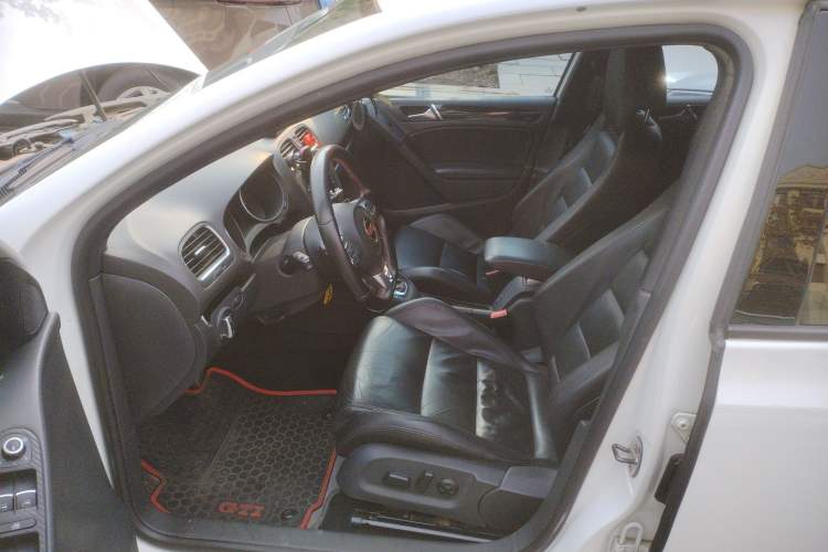 Used Volkswagen Golf 2010 2.0 TSI GTI Left Front Seat